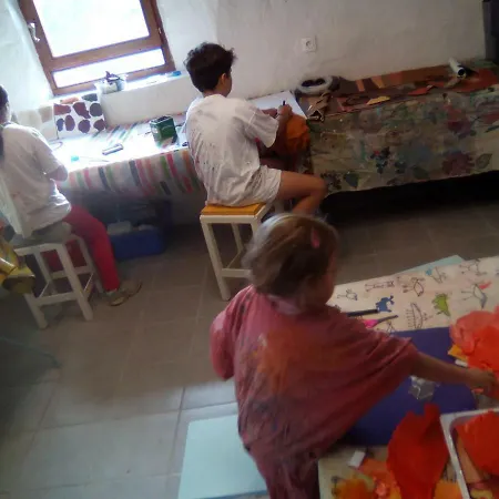 & Atelier Les Murs De Couleurs Cremeaux